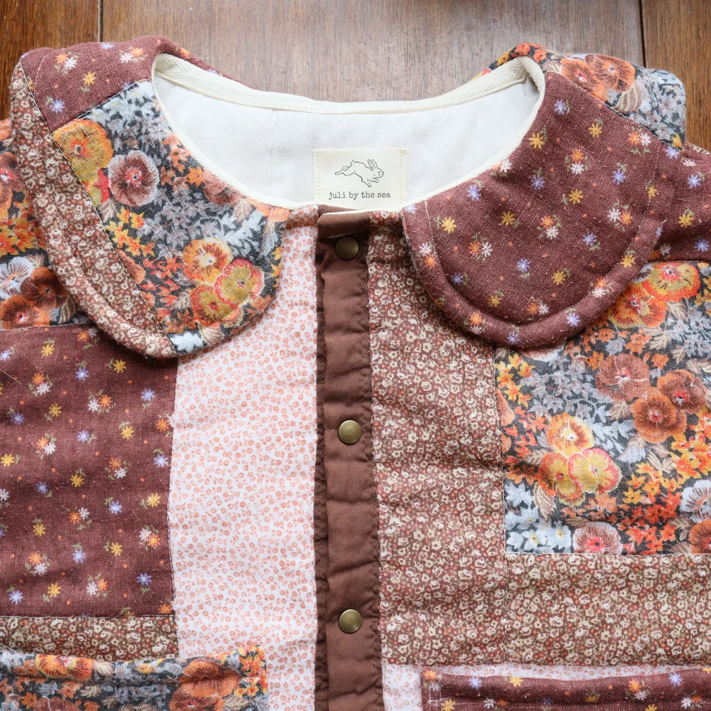 SOLD!!! Upcycled Floral Patchwork Jacket Vintage Quilt Peter Pan Collar OS - Picture 3 of 6